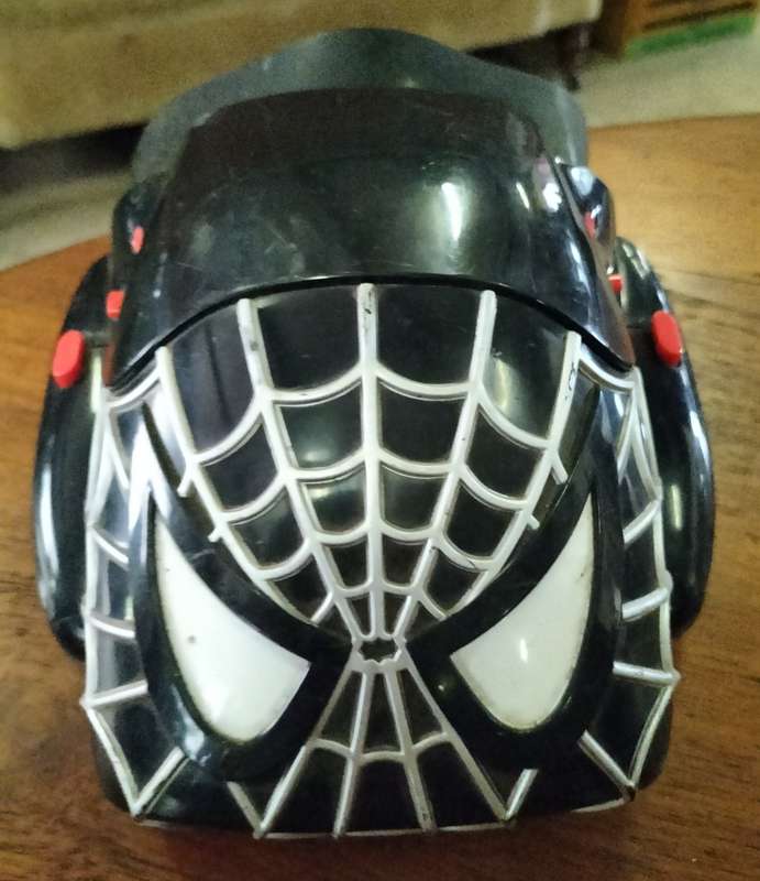 Collectable battery operated video game - Spider man
