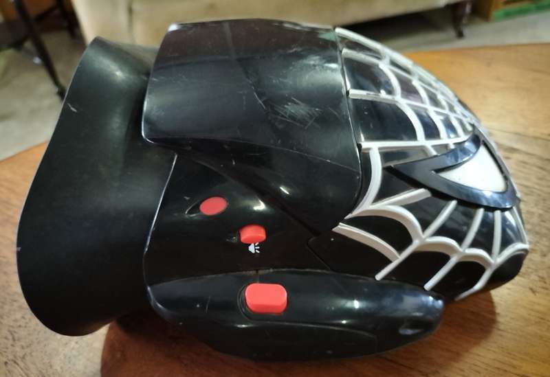 Collectable battery operated video game - Spider man