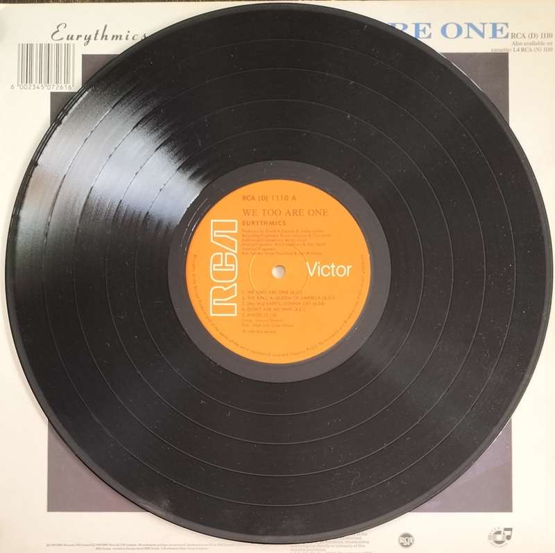 Vintage Vinyl / LP - Eurythmics - We too are one
