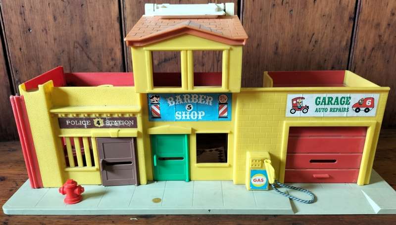 Vintage Fisher Price - Village town (1970s) - incomplete