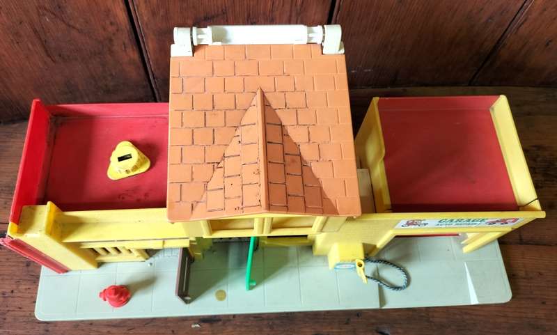 Vintage Fisher Price - Village town (1970s) - incomplete