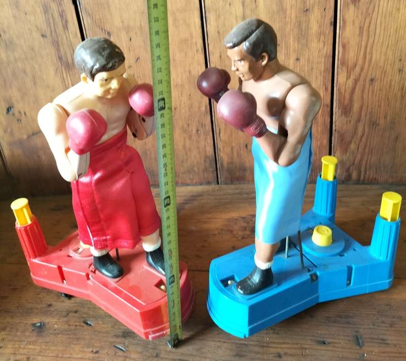 Vintage toy - 2 Boxers (functional)