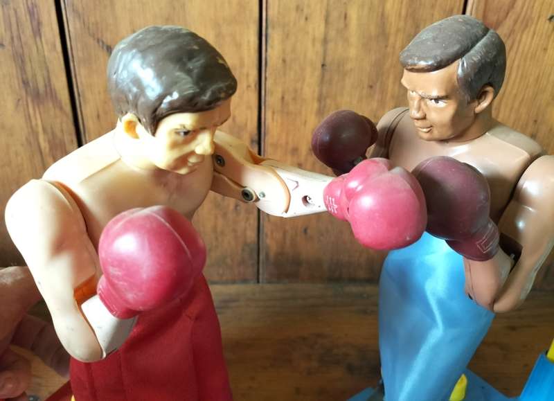 Vintage toy - 2 Boxers (functional)