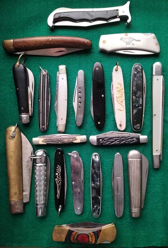 Collection of 21 vintage pocket knives