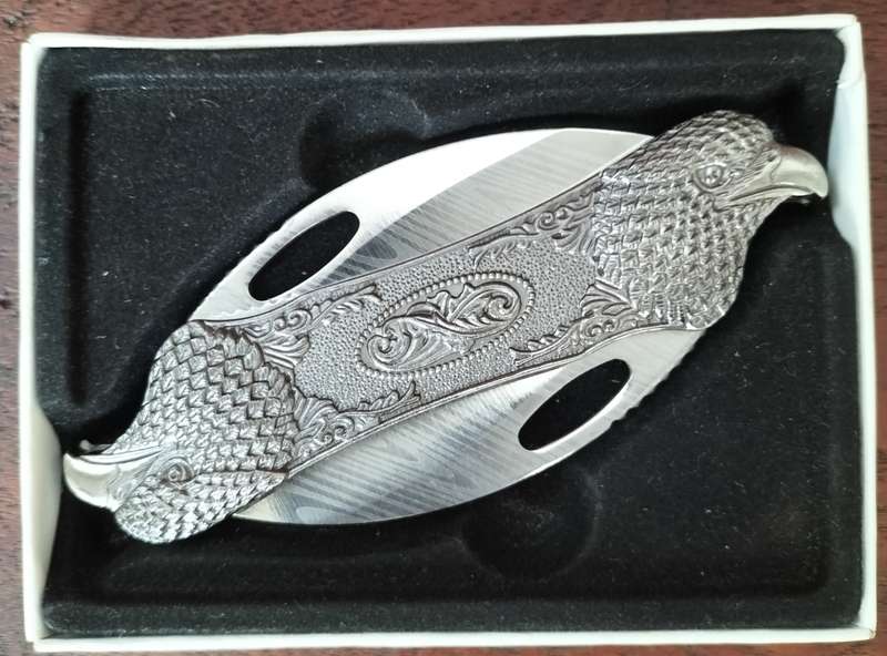 Gimmicky knife