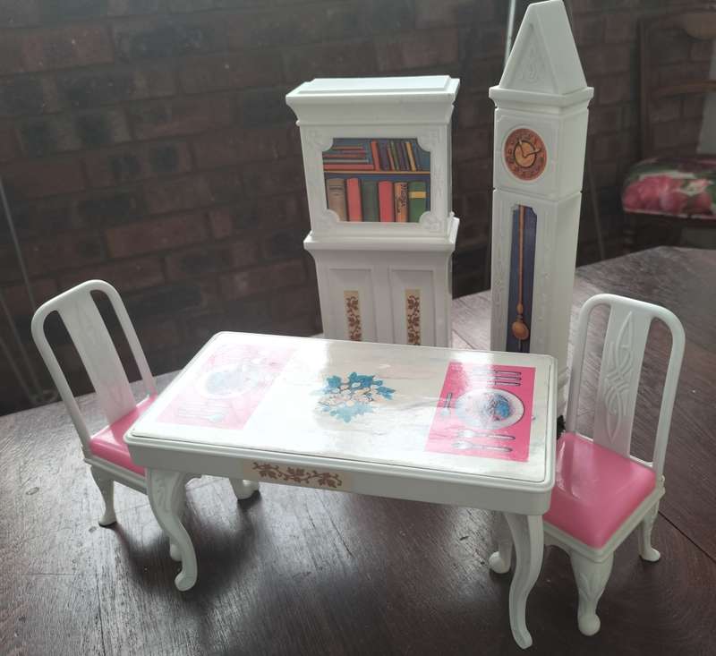 Vintage toy house furniture (13 pieces)