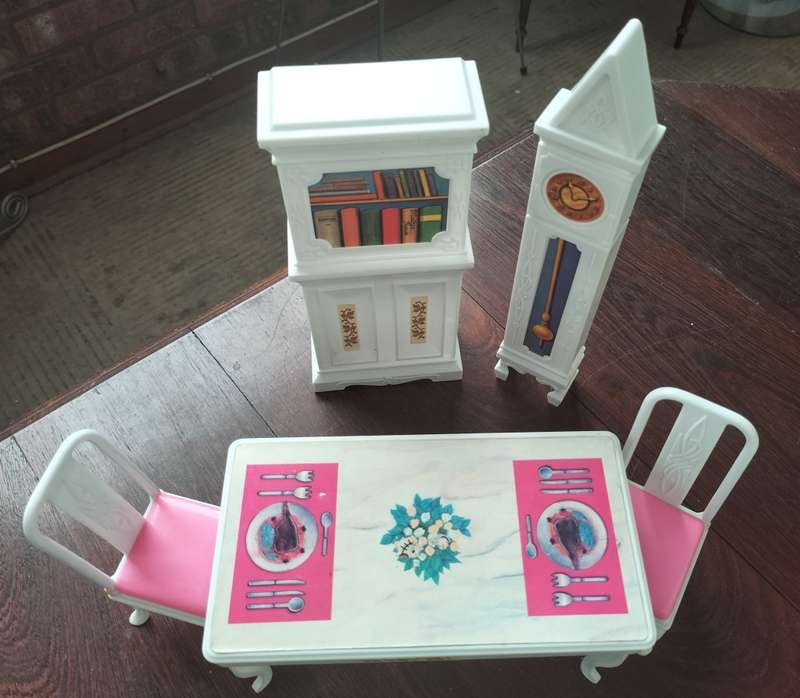 Vintage toy house furniture (13 pieces)