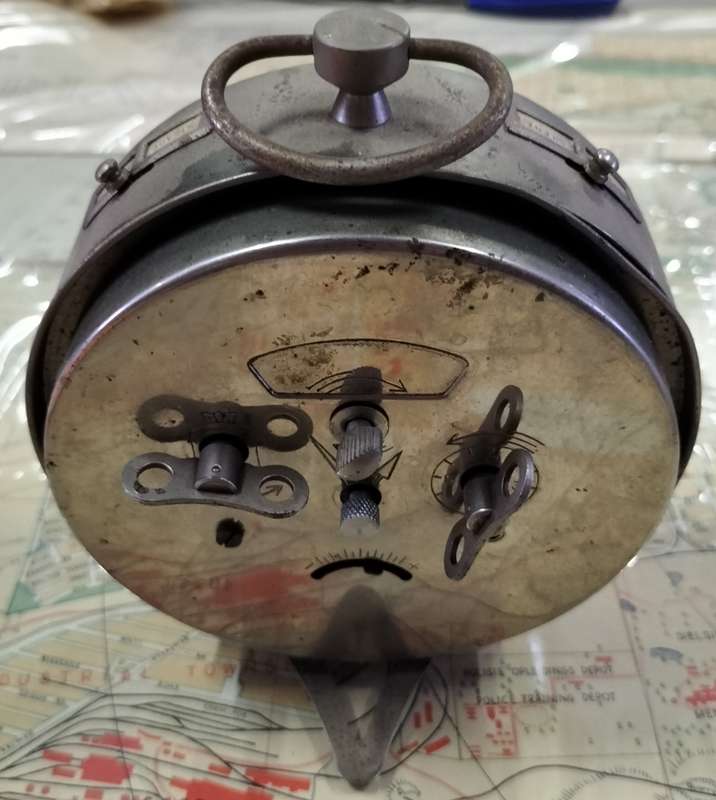 Vintage bed-side Tam Tam clock