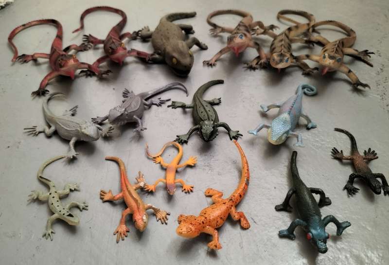 Vintage collection of plastic lizards (x16)