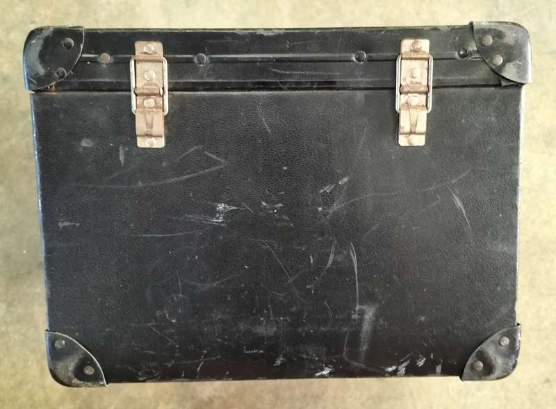 Sturdy Vintage hat box / case