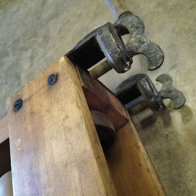 Antique mangle / wringer (heavy wooden framed)