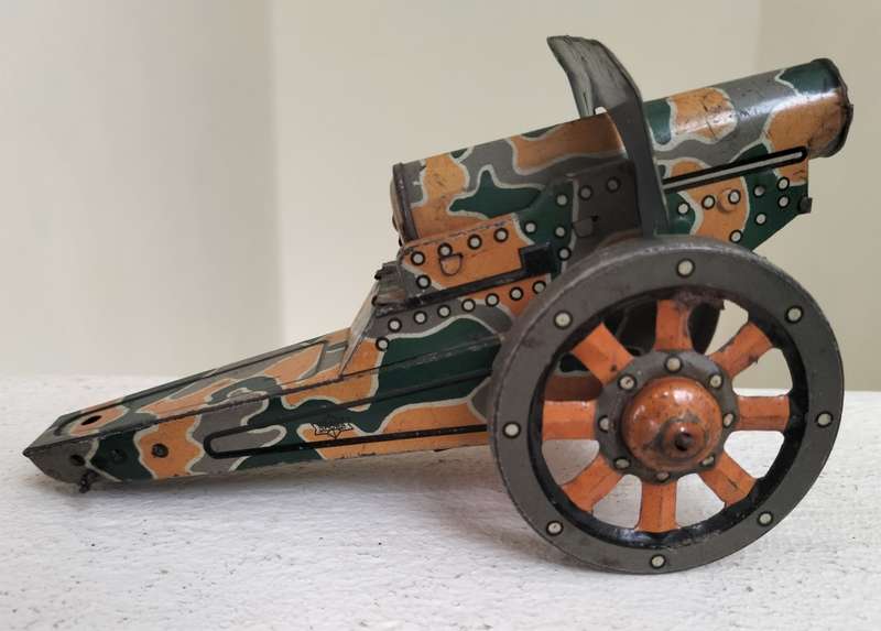 Vintage Tin Toy - Canon (with winding mechanism)