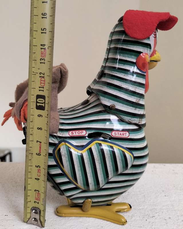 Vintage Japanese Tin Toy - Hen - battery operated