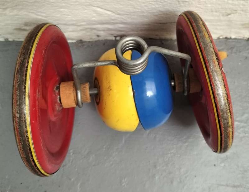 Vintage tin toy - musical/noisy roller