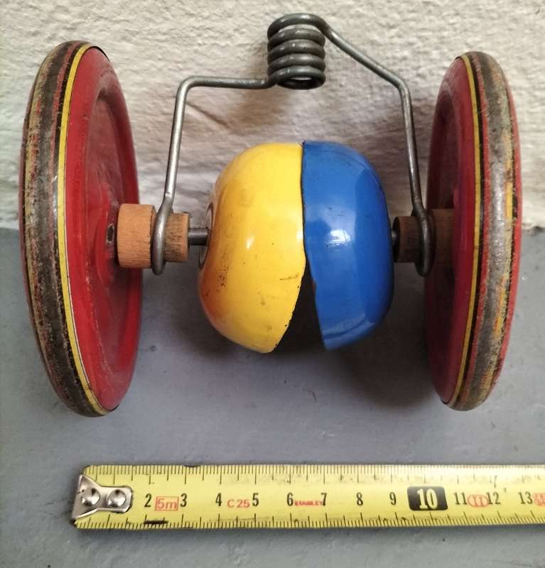Vintage tin toy - musical/noisy roller