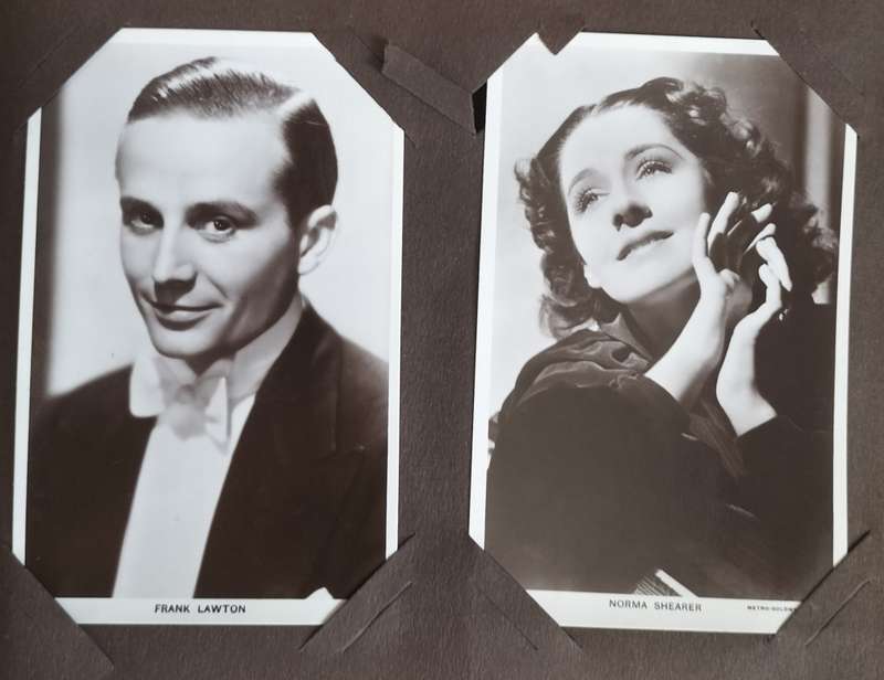 Vintage `Screen Star` post card album with 19 images