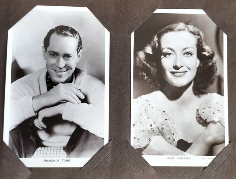 Vintage `Screen Star` post card album with 19 images