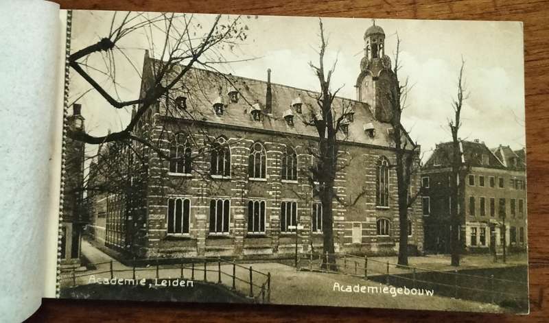 Dutch Postcard booklet - Academie Leiden - complete with 10 cards