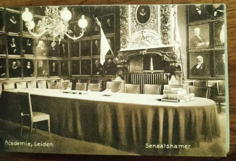 Dutch Postcard booklet - Academie Leiden - complete with 10 cards