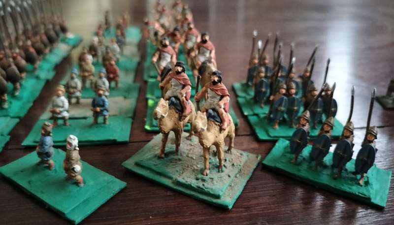 Vintage miniature led war game set (135 pieces)