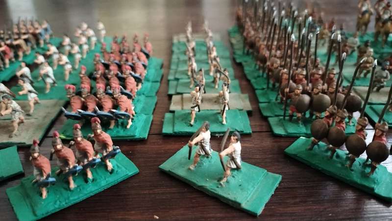Vintage miniature led war game set (135 pieces)