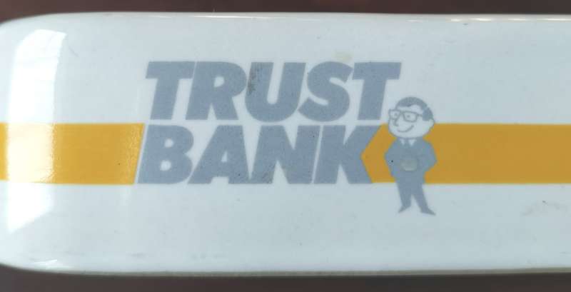 Vintage Trust Bank Ashtray