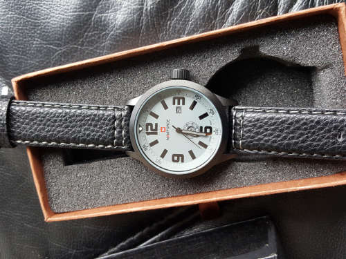 **Crazy R1 Start***NaviForce Mens Luxury Quality Watches (incl WatchBox)