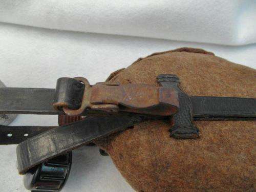 WW2 RED STEEL GERMAN BOTTLE CUP HRE 42