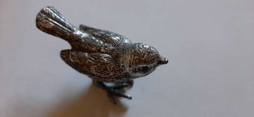 Florenza Bird pill box with tiny tongs. Excellent condition