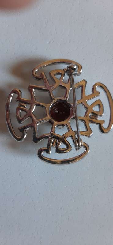 Vintage Brooch with centred stone