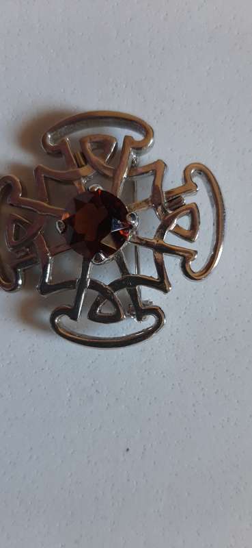 Vintage Brooch with centred stone
