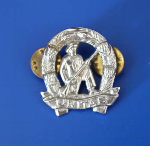Commando Right Hand Chromed Collar Badge Worn post 1976