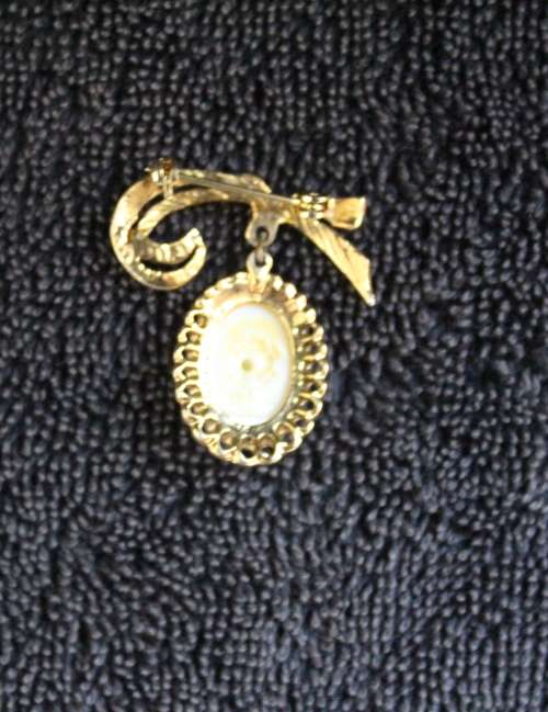 Costume Jewelry Golden Coloured Brooch