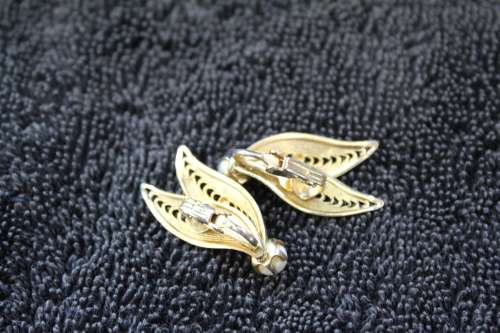 Vintage Costume clip on Earrings