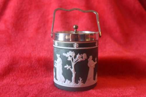 DARK OLIVE GREEN JASPERWARE WEDGWOOD SUGAR JAR 90mm ENGLAND