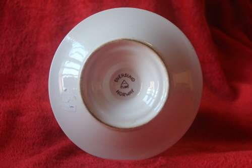 VINTAGE GRAVY SAUCE BOWL EGERSUND FLINT NORWAY.  Perfect Condition.   90mm.