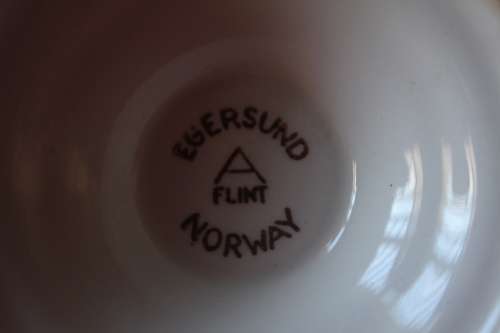 VINTAGE GRAVY SAUCE BOWL EGERSUND FLINT NORWAY.  Perfect Condition.   90mm.