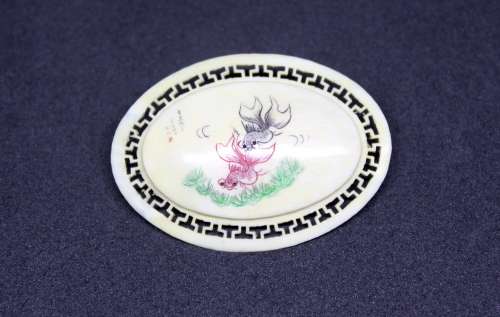 1940`s Delicate Chinese Vintage Carved Bone or Faux Ivory Brooch Pin. Hand Carved and Painted