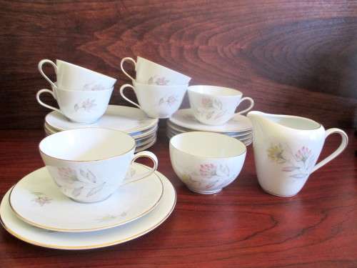 Rare Vintage PMR Bavaria Jaeger and Co. 20 piece Set. Six Trios, Sugar and Milk.