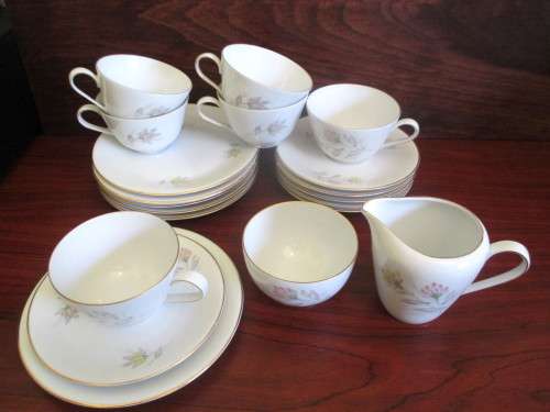 Rare Vintage PMR Bavaria Jaeger and Co. 20 piece Set. Six Trios, Sugar and Milk.