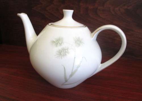 Very Classy Vintage Schonwald Germany Teapot.
