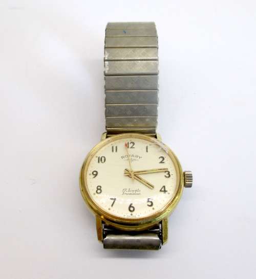 Vintage ROTARY 17 Jewels Incabloc Swiss Made Wrist Watch. Working, small crack on glass.