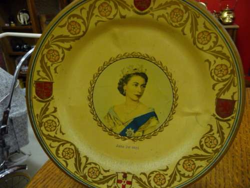 1953 Coronation of HM QEII Souvenir Metal Plate by Metal Box Company. Rare. Age Related ware. 26cm