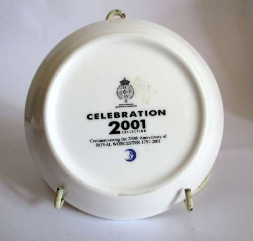 250th Anniversary of Royal Worcester 2001 Celebration Porcelain Pin Tray. 11cm diameter.