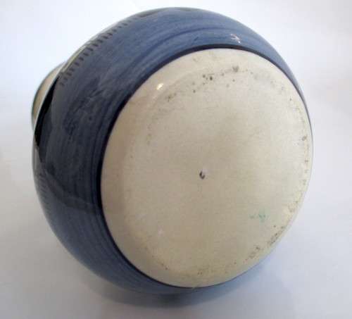 Vintage Hand Painter Dutch Blue and White Vase.  14cm Hign. Spotless, no chips, no Cracks.