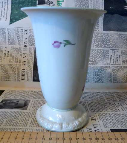Gorgeous Large Antique H and Co Selb Bavaria Heinrich Hand Painted Vase.