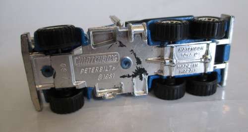 MATCHBOX Peterbilt . Blue and Yellow. Scale 1/80. 1981