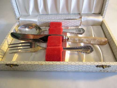 Vintage Keepsake Silverplate Toddler 3 Piece Feeding set. Engraved. Refer Knife handle and box.