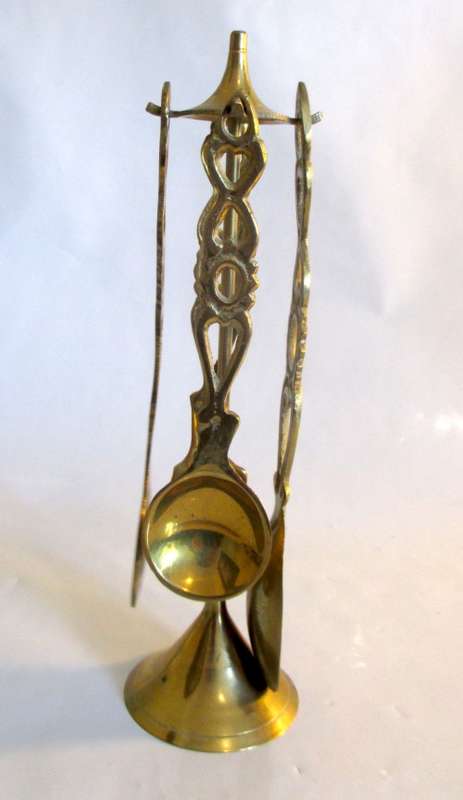 Vintage Brass Welsh Love Spoon Set 4 Utensils Hanging Stand. Collectable. 19cm high.