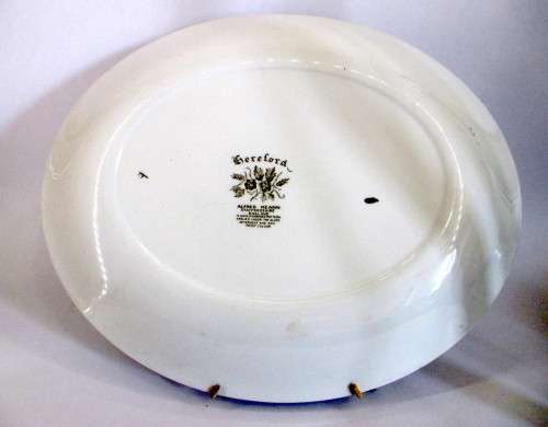 Vintage (1960s) Alfred Meakin Hereford Oval Meat Serving Platter. Olive band. Large 38cm diameter.
